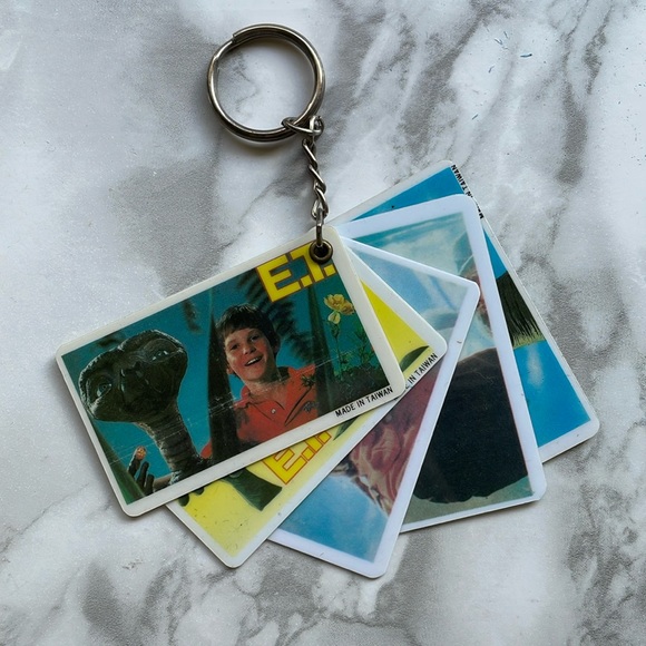 Vintage 1983 E.T. Movie - Plastic PICTURE CARD - keychain / retro / kitsch - Picture 1 of 6